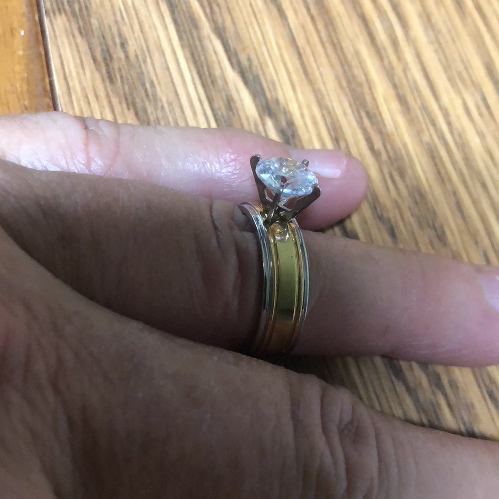 Wedding ring - Picture 3 of 4